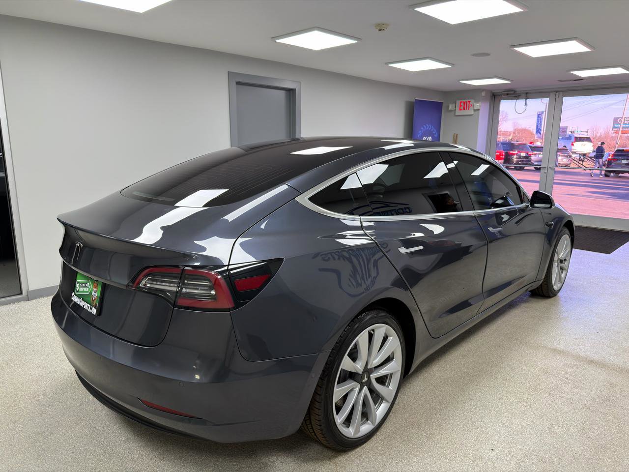 Used 2018 Tesla Model 3 Mid Range image 3