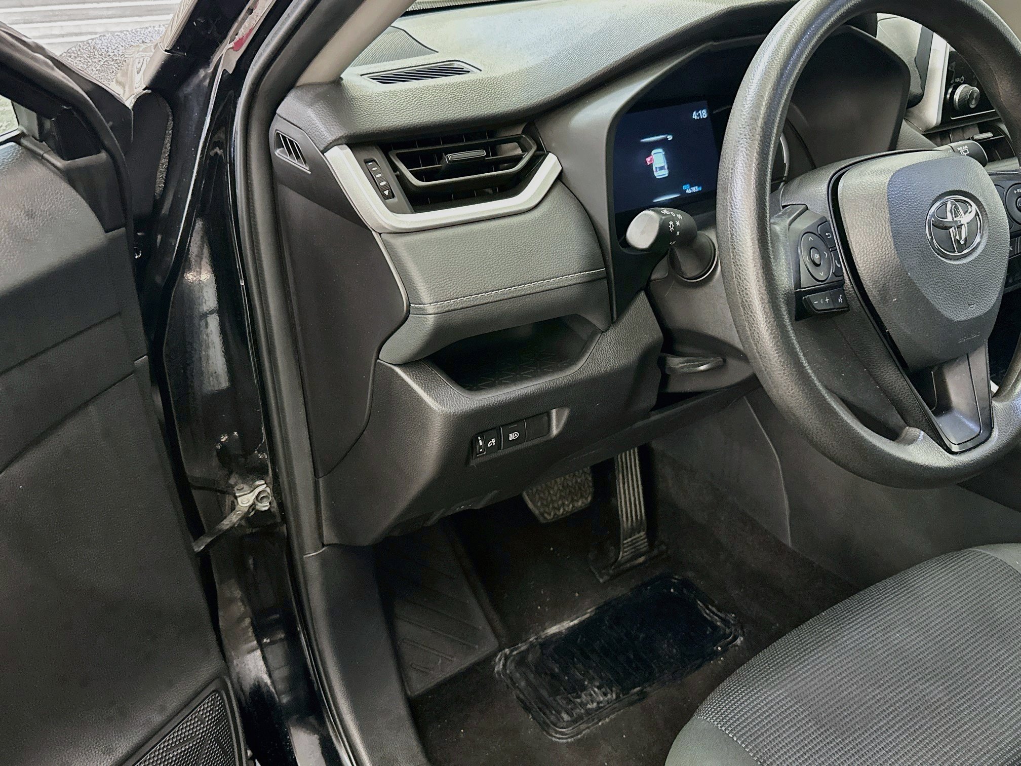 Used 2025 Toyota RAV4 LE AWD/4WD image 17