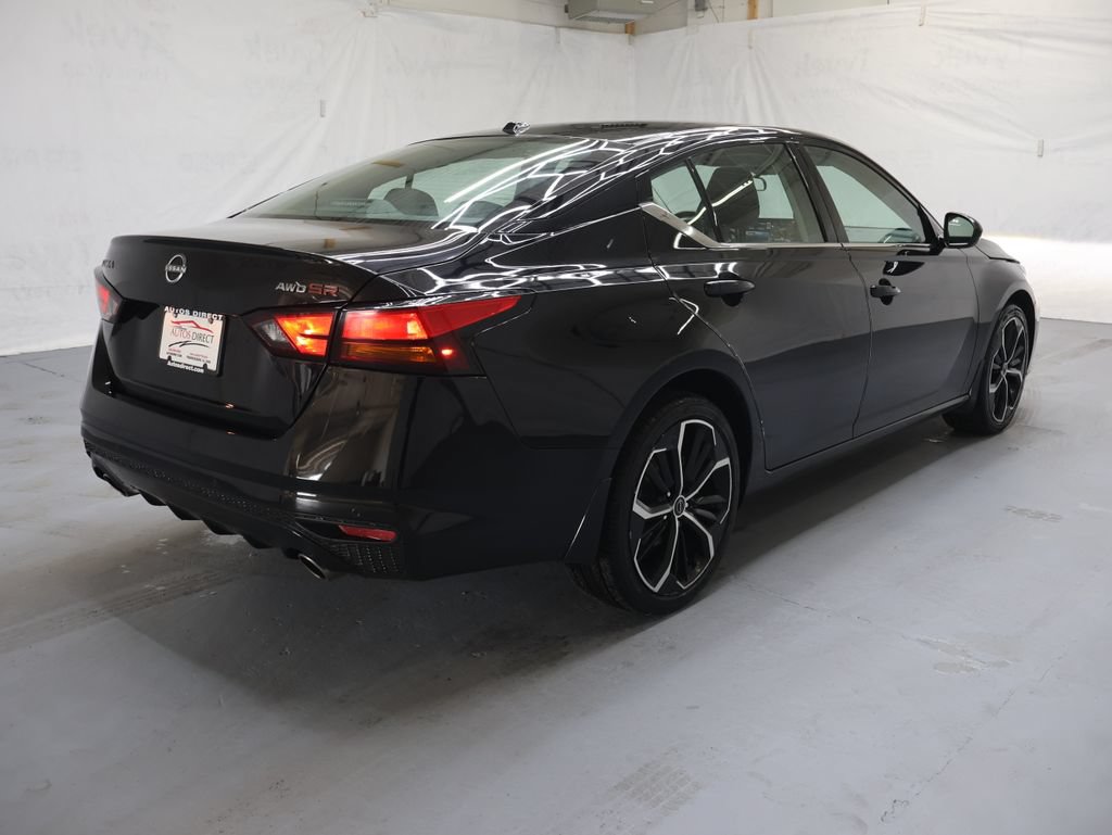 Used 2024 Nissan Altima 2.5 SR w/ SR Premium Package AWD/4WD image 7