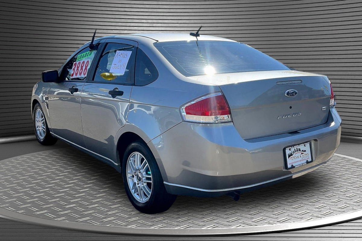 Used 2008 Ford Focus SE FWD image 4