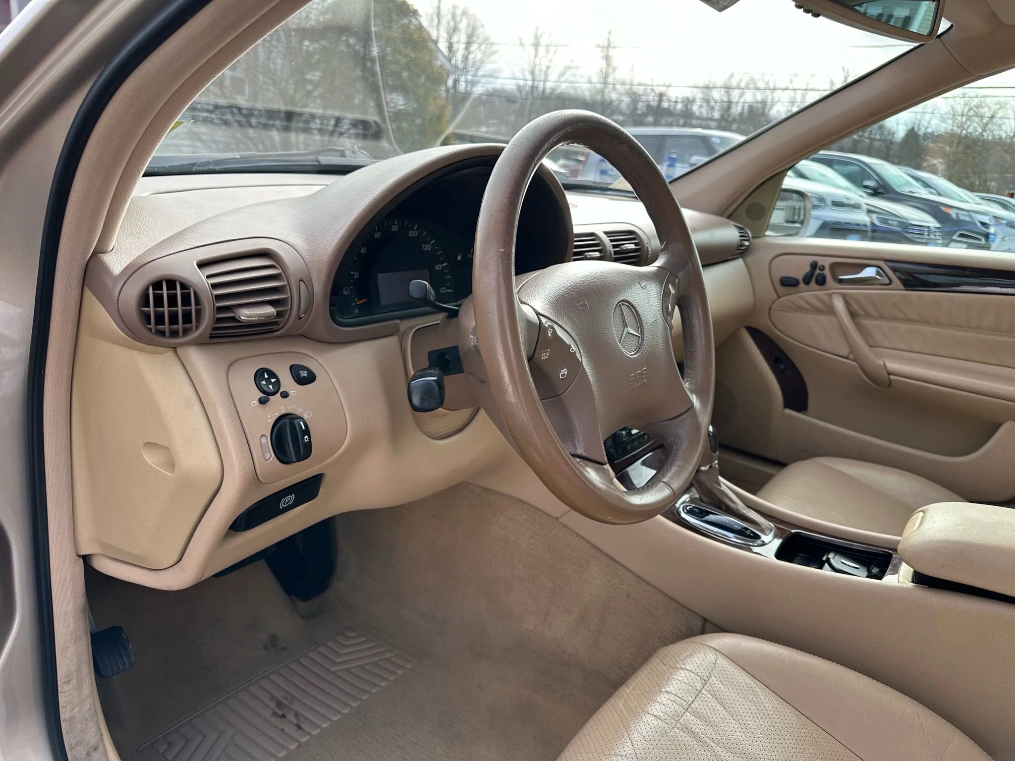 Used 2001 Mercedes-Benz C 320 C 320 Sedan 4D image 10