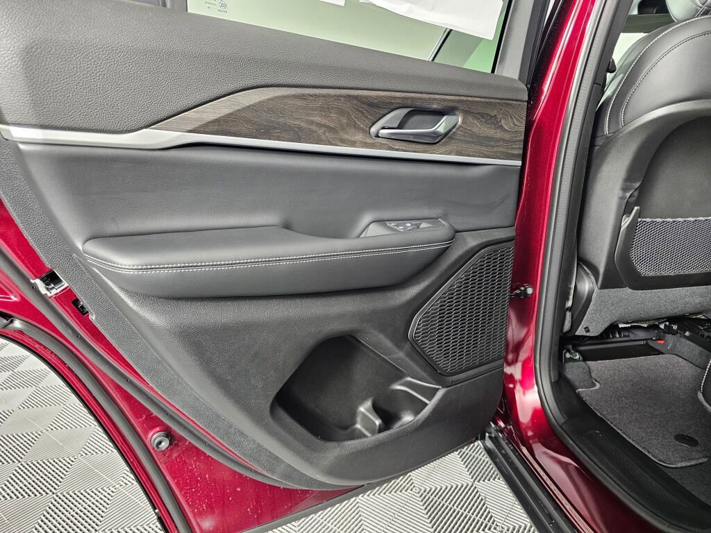 New 2026 Jeep Grand Cherokee Altitude image 31