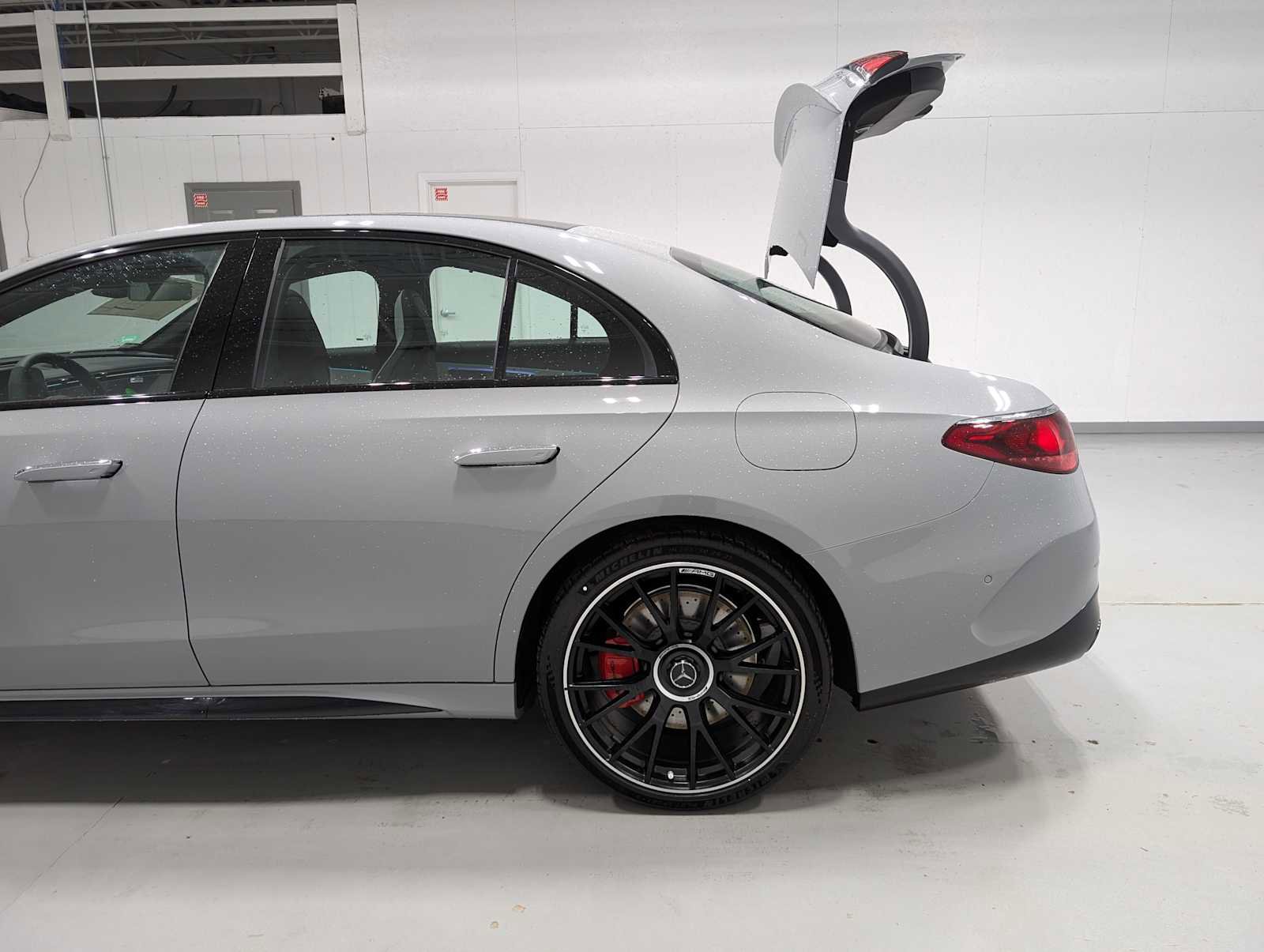 New 2026 Mercedes-Benz E 53 AMG e 4MATIC Sedan image 9