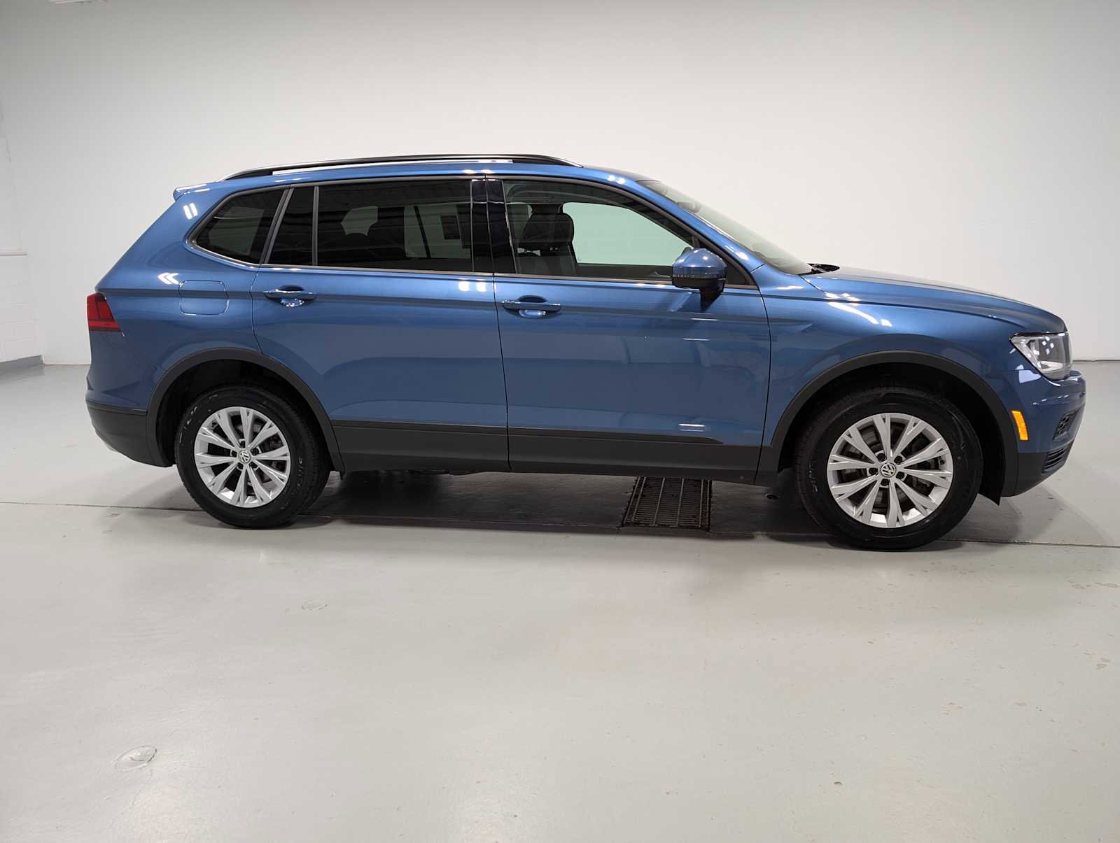 Used 2018 Volkswagen Tiguan S FWD image 7