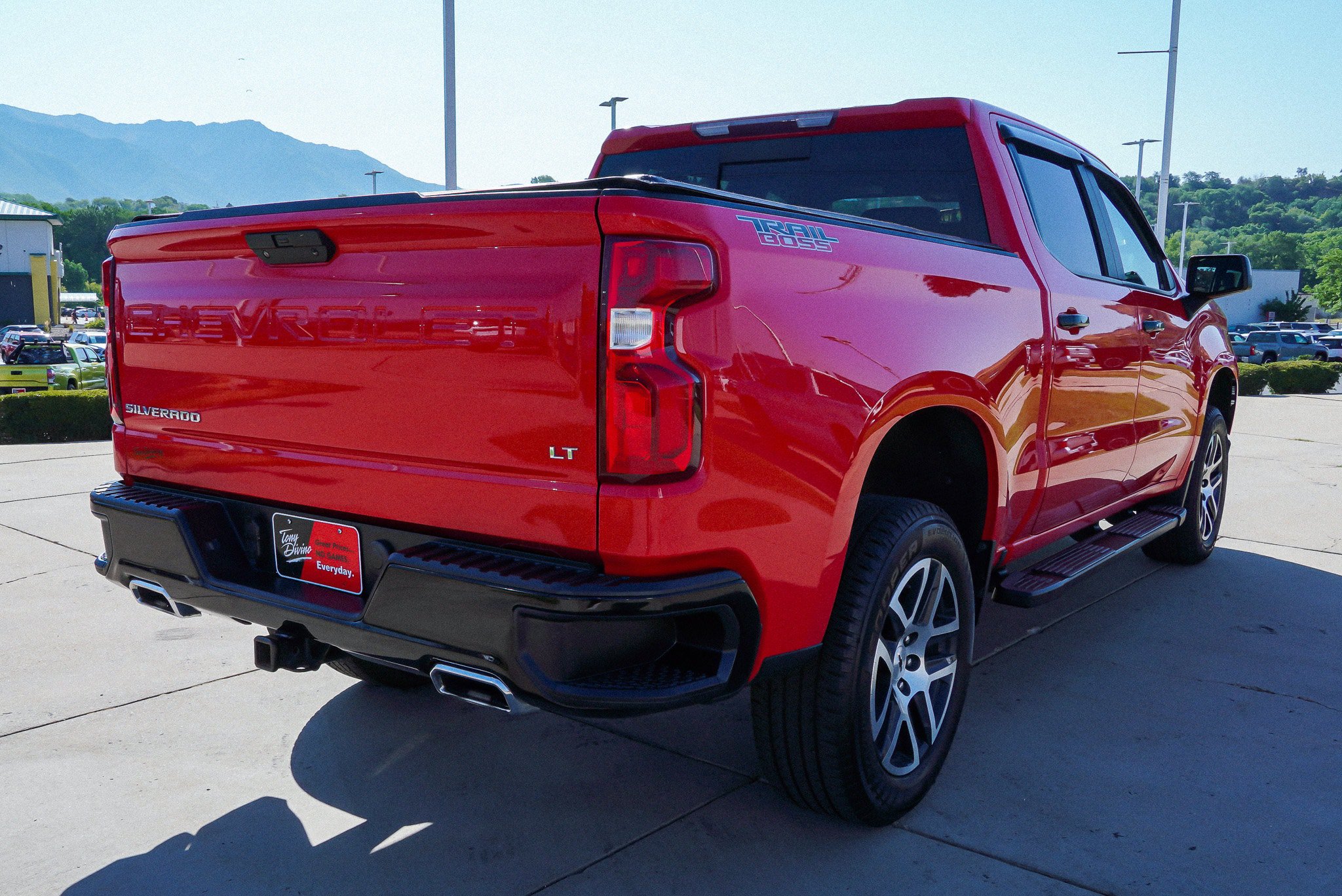 Used 2020 Chevrolet Silverado 1500 LT Trail Boss AWD/4WD image 8
