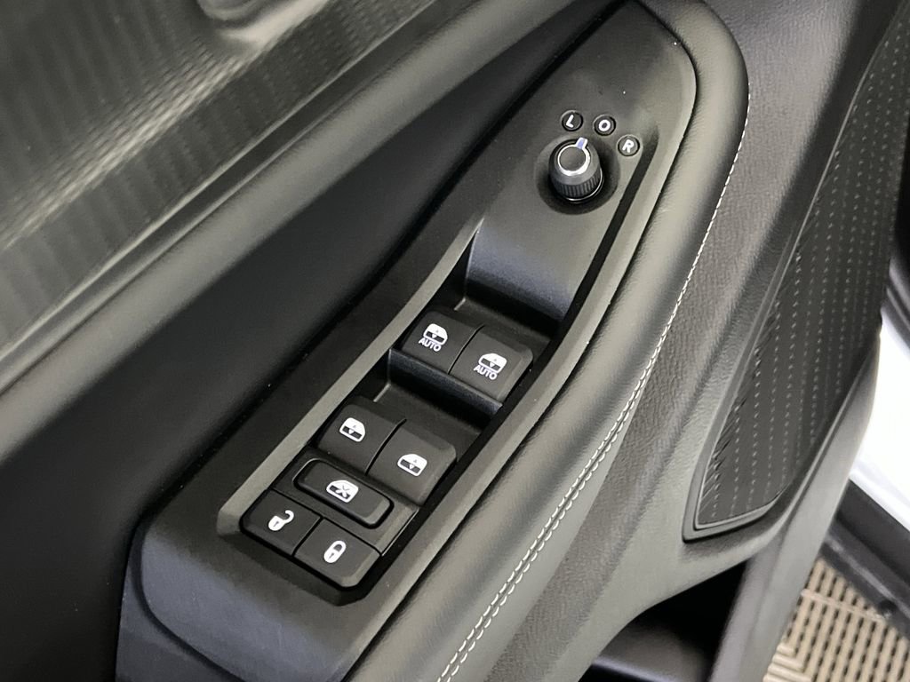 New 2025 Jeep Grand Cherokee Laredo image 12