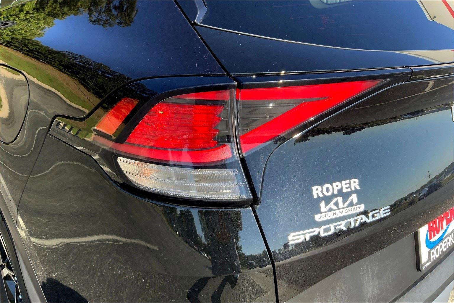 Used 2024 Kia Sportage LX image 27