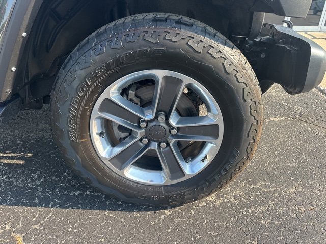 Used 2021 Jeep Wrangler Unlimited Sahara w/ Cold Weather Group image 28