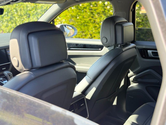 Used 2019 Porsche Cayenne AWD/4WD image 23