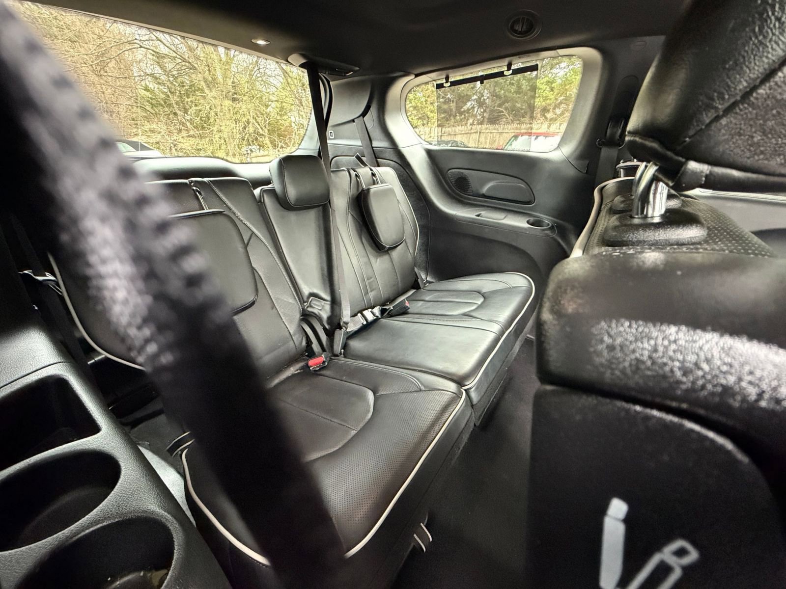 Used 2025 Chrysler Pacifica Limited image 32