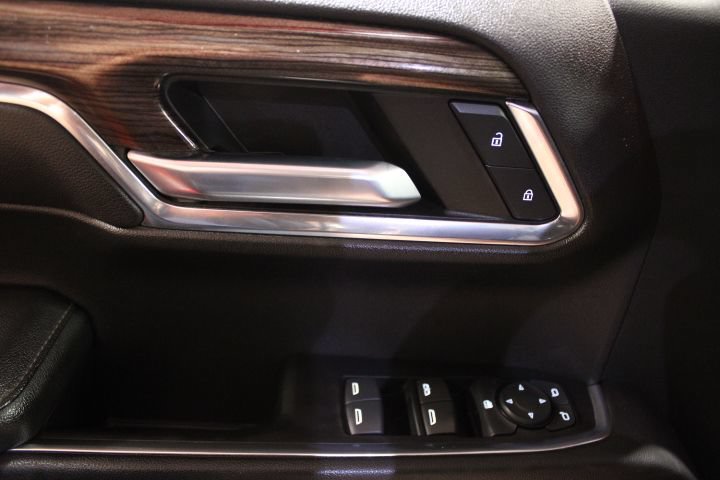 Used 2022 Chevrolet Silverado 1500 LT AWD/4WD image 16