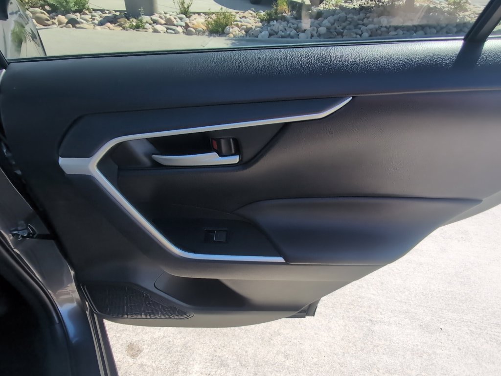 Used 2025 Toyota RAV4 XLE AWD/4WD image 24