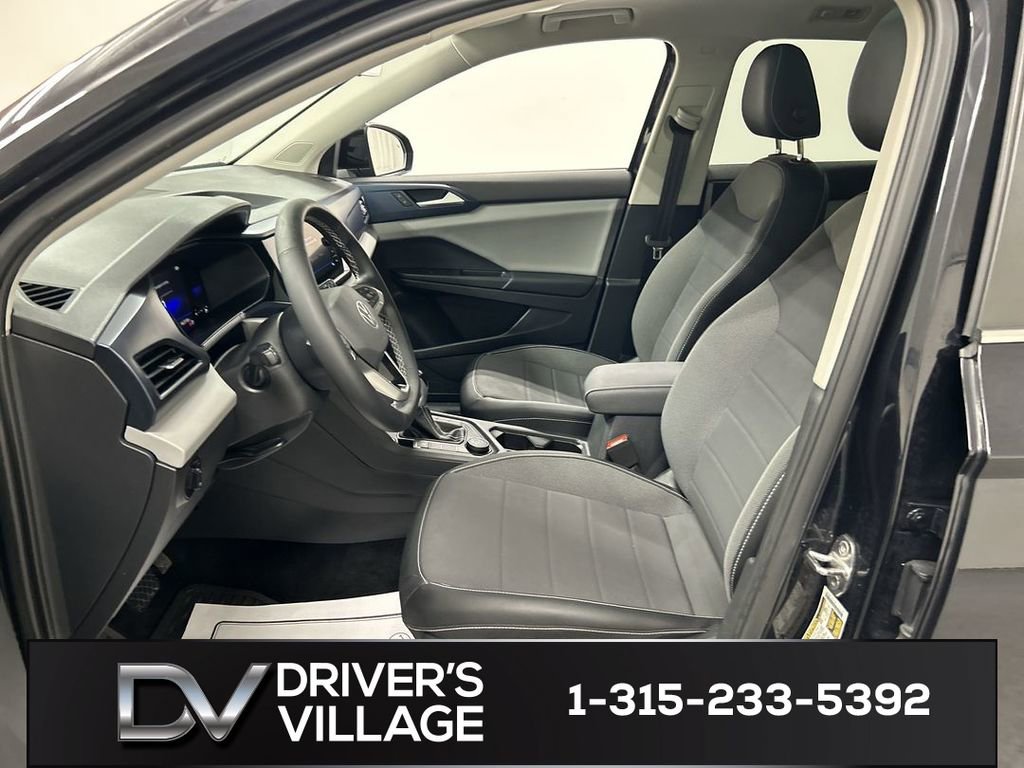 Certified 2022 Volkswagen Taos SE AWD/4WD image 9