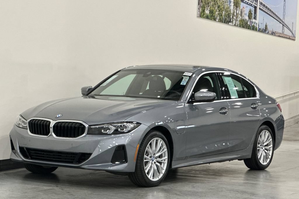 Used 2024 BMW 330e w/ Convenience Package RWD image 8
