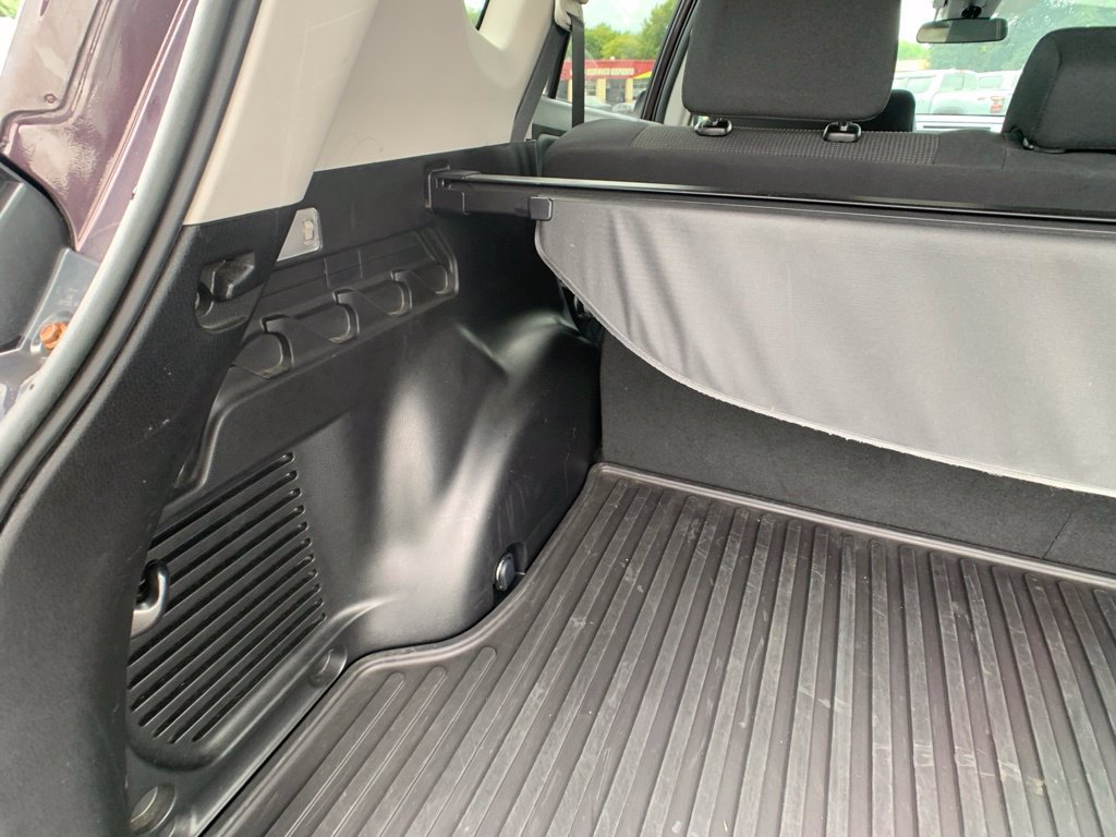 Used 2017 Toyota RAV4 XLE w/ Plus Extra Value Package AWD/4WD image 31