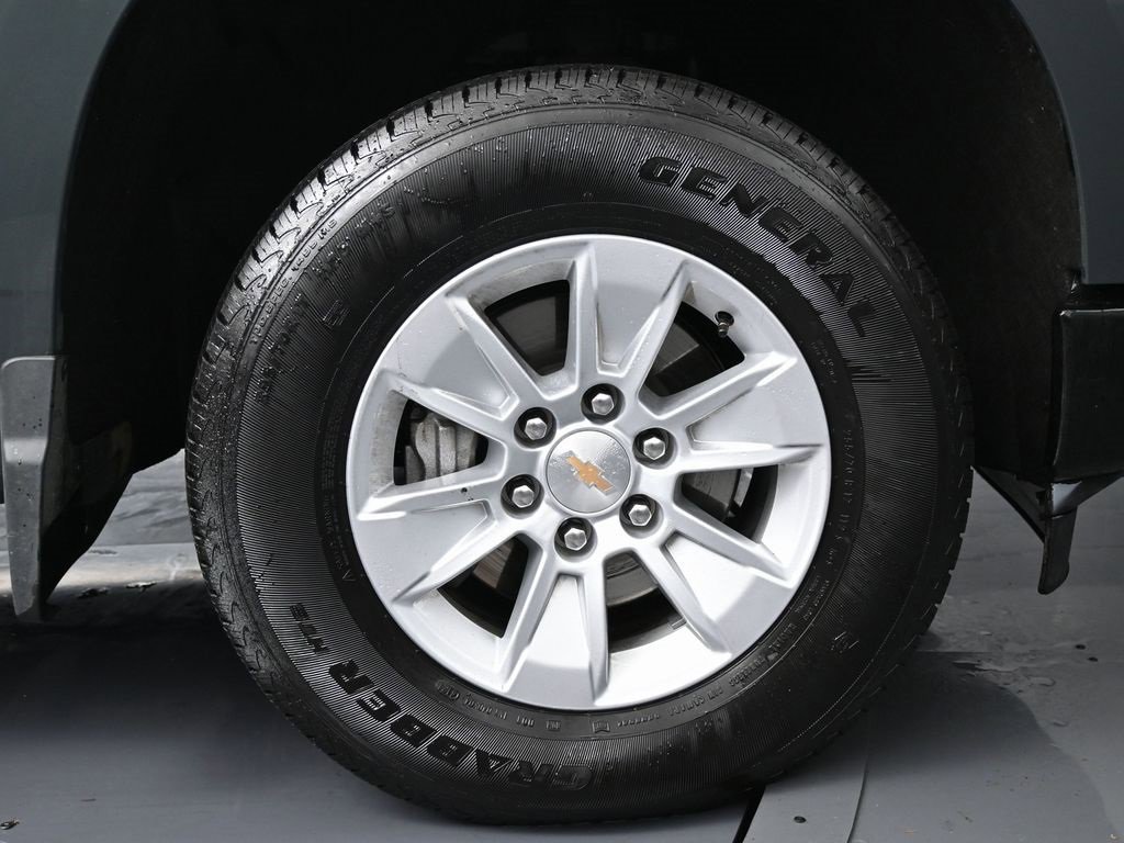 Used 2025 Chevrolet Silverado 1500 LT image 12