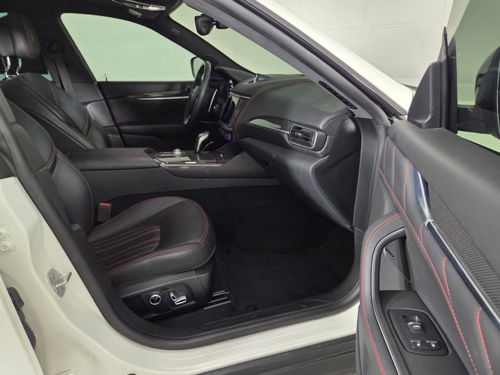 Used 2022 Maserati Levante GT image 31