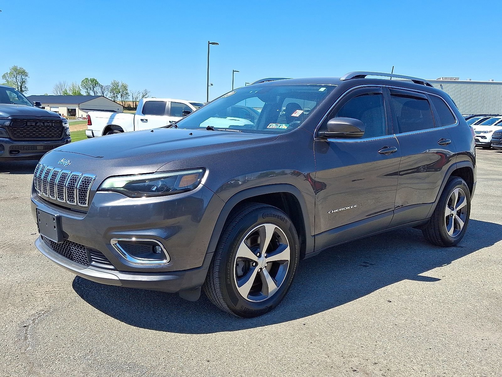 Used 2019 Jeep Cherokee Limited AWD/4WD image 3