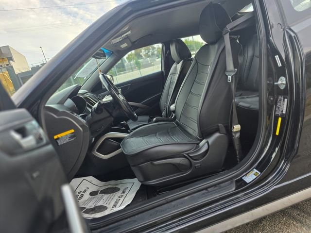 Used 2015 Hyundai Veloster Turbo FWD image 26