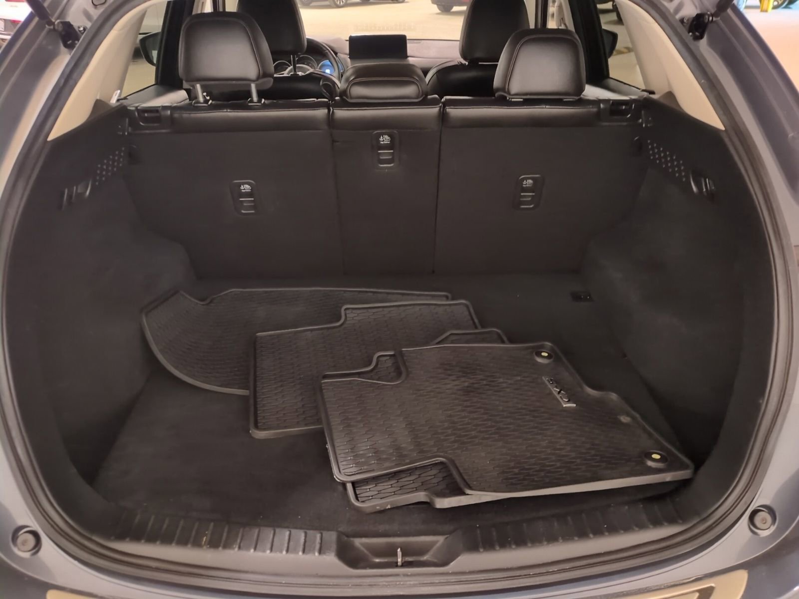 Used 2023 MAZDA CX-5 Carbon Edition image 13