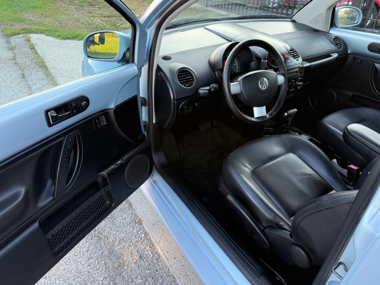 Used 2010 Volkswagen Beetle Coupe FWD image 14