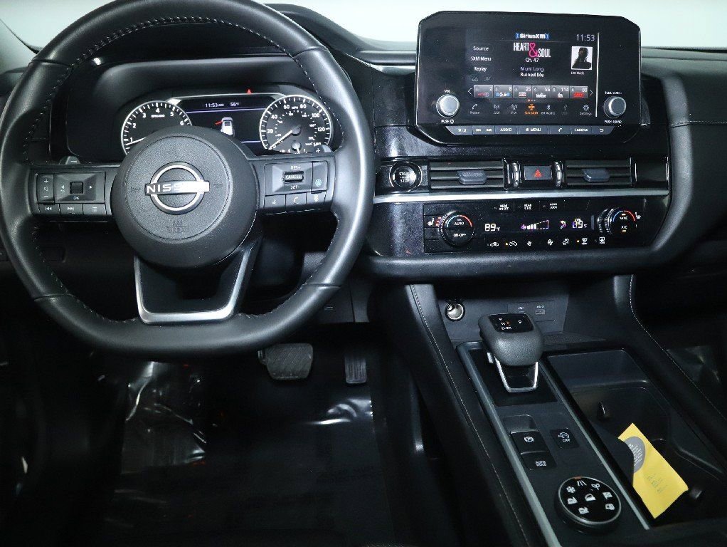 Used 2025 Nissan Pathfinder SV image 30
