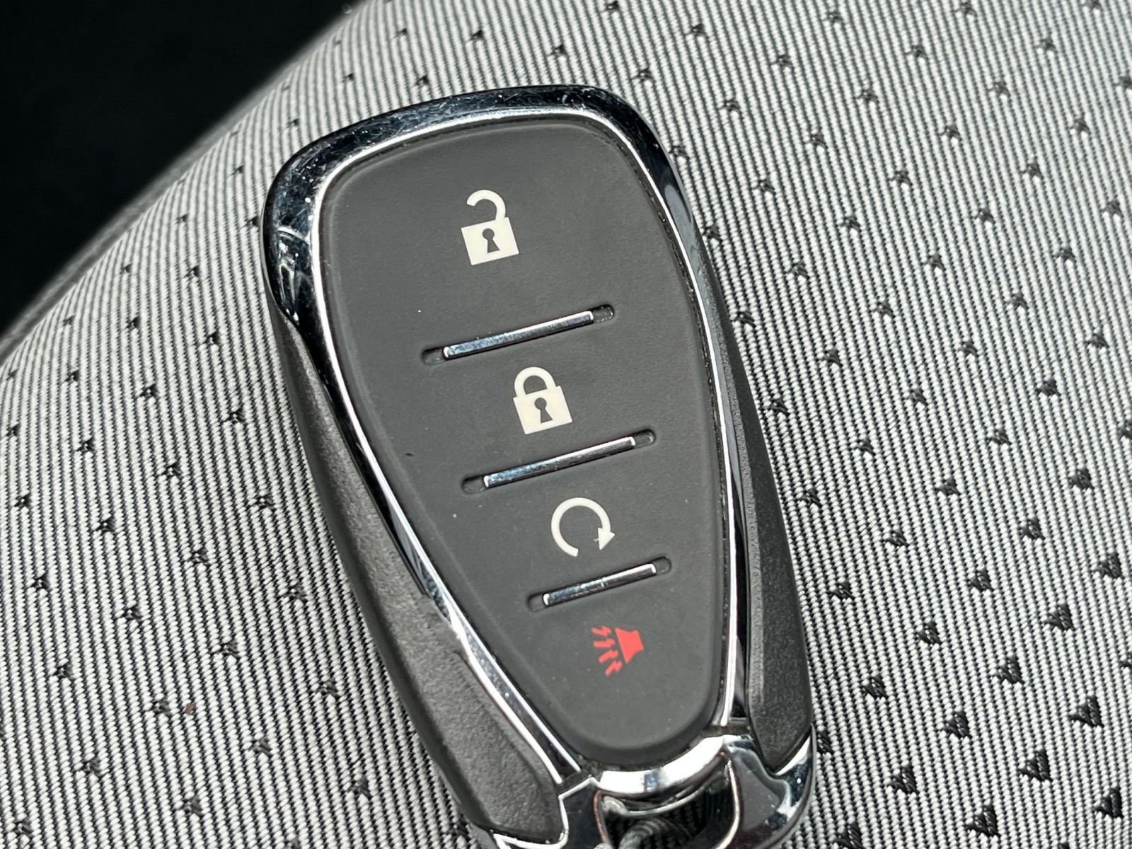 Used 2025 Chevrolet Trax LT w/ LT Convenience Package image 23