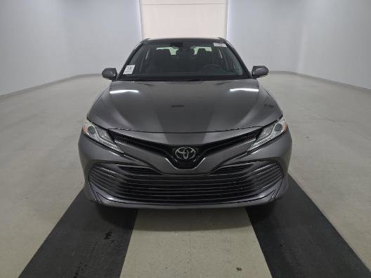 Used 2019 Toyota Camry XLE image 3