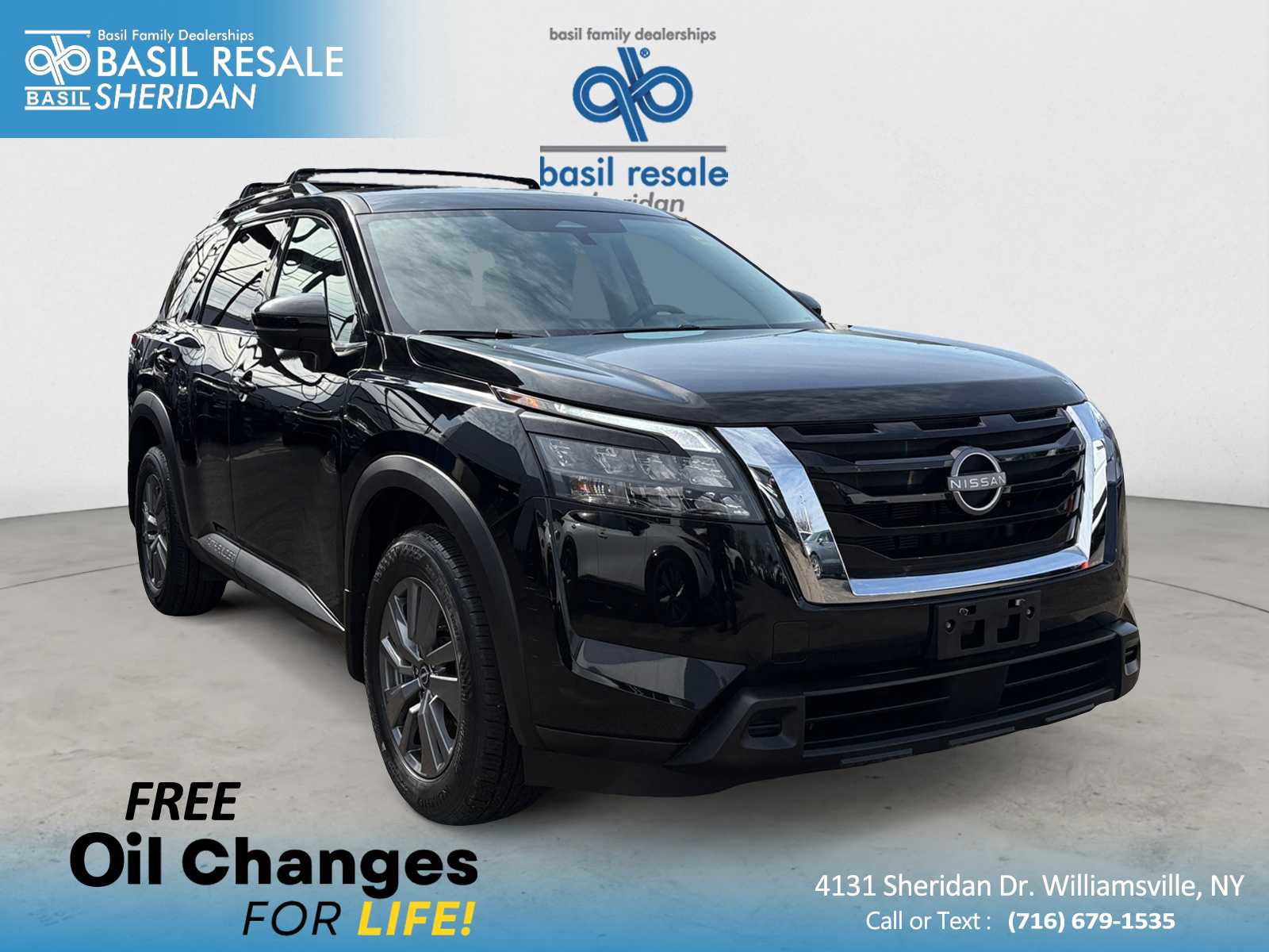 Used 2025 Nissan Pathfinder SV FWD image 1