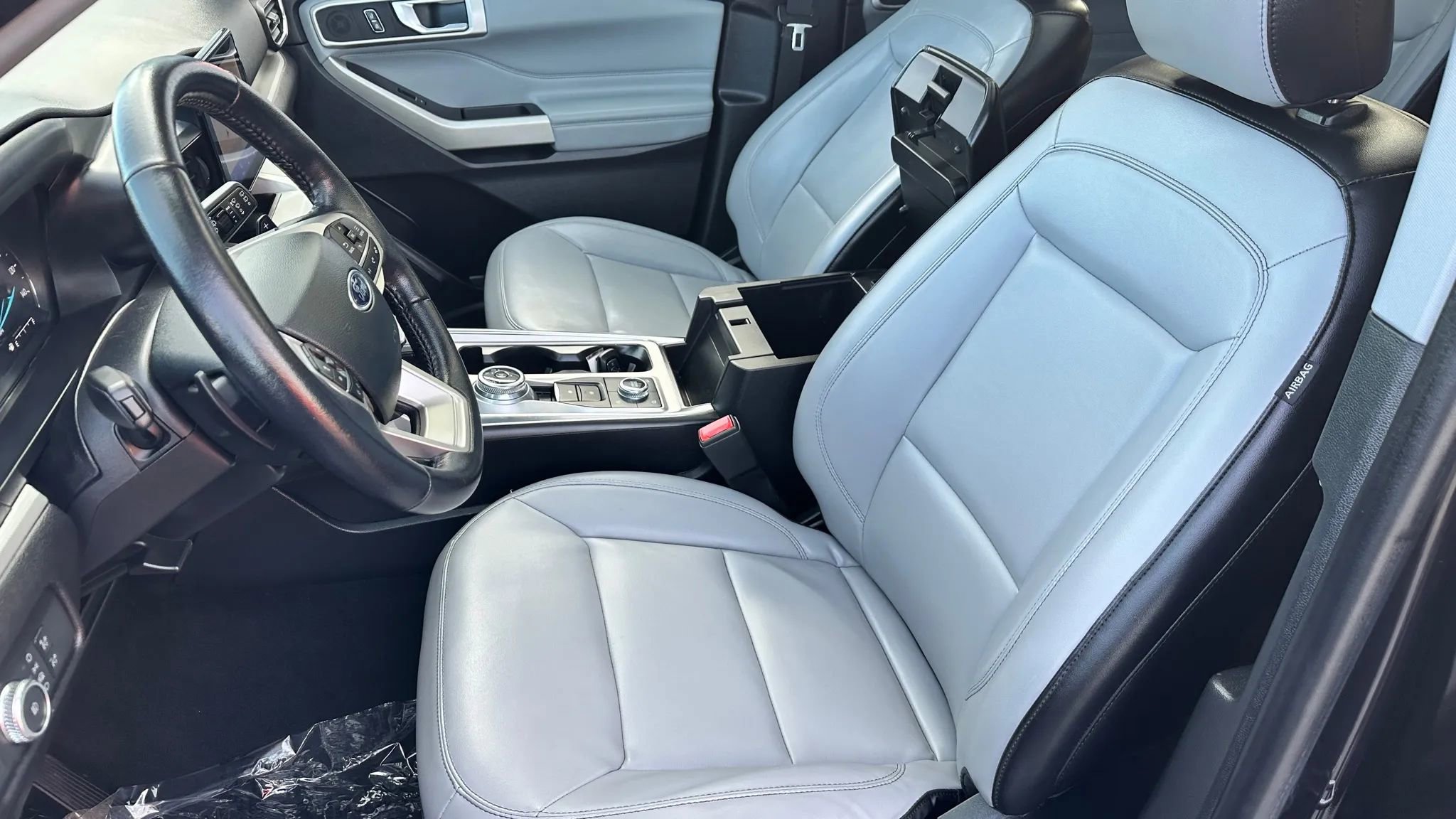 Used 2021 Ford Explorer XLT w/ Equipment Group 202A image 14