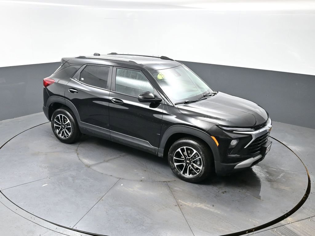 Used 2025 Chevrolet TrailBlazer LT w/ Driver Confidence Package image 45