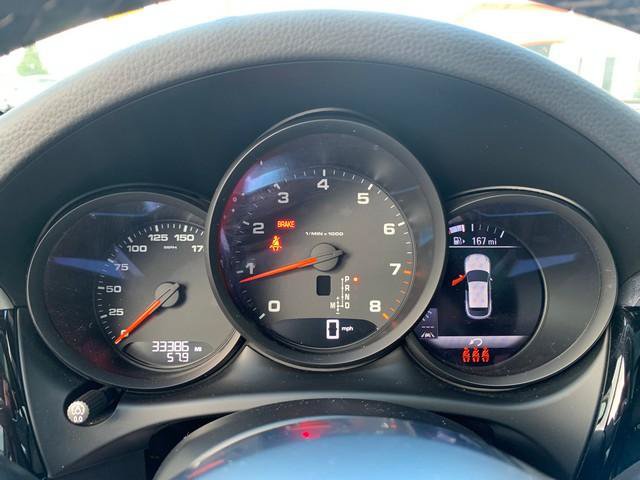 Used 2020 Porsche Macan AWD/4WD image 16