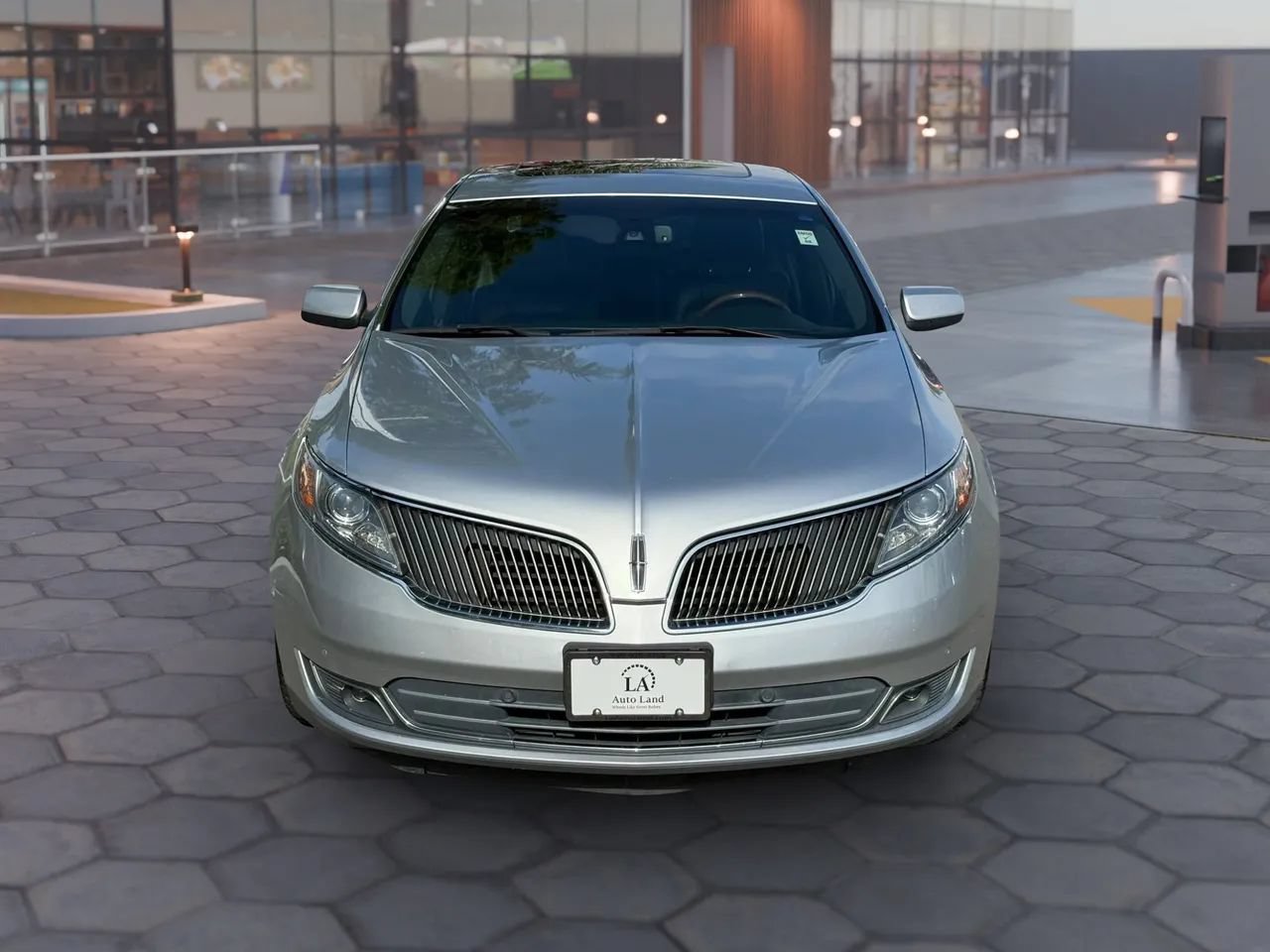 Used 2013 Lincoln MKS FWD image 9