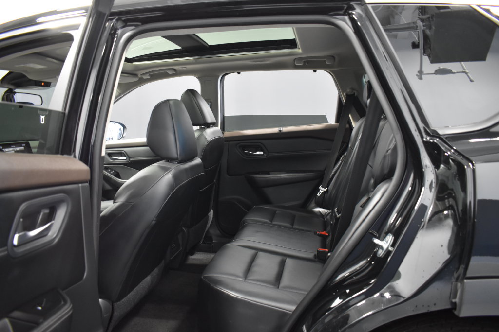 Certified 2023 Nissan Rogue SV w/ SV Premium Package AWD/4WD image 33