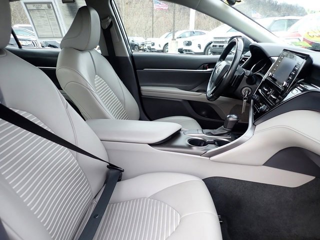Used 2023 Toyota Camry SE image 10