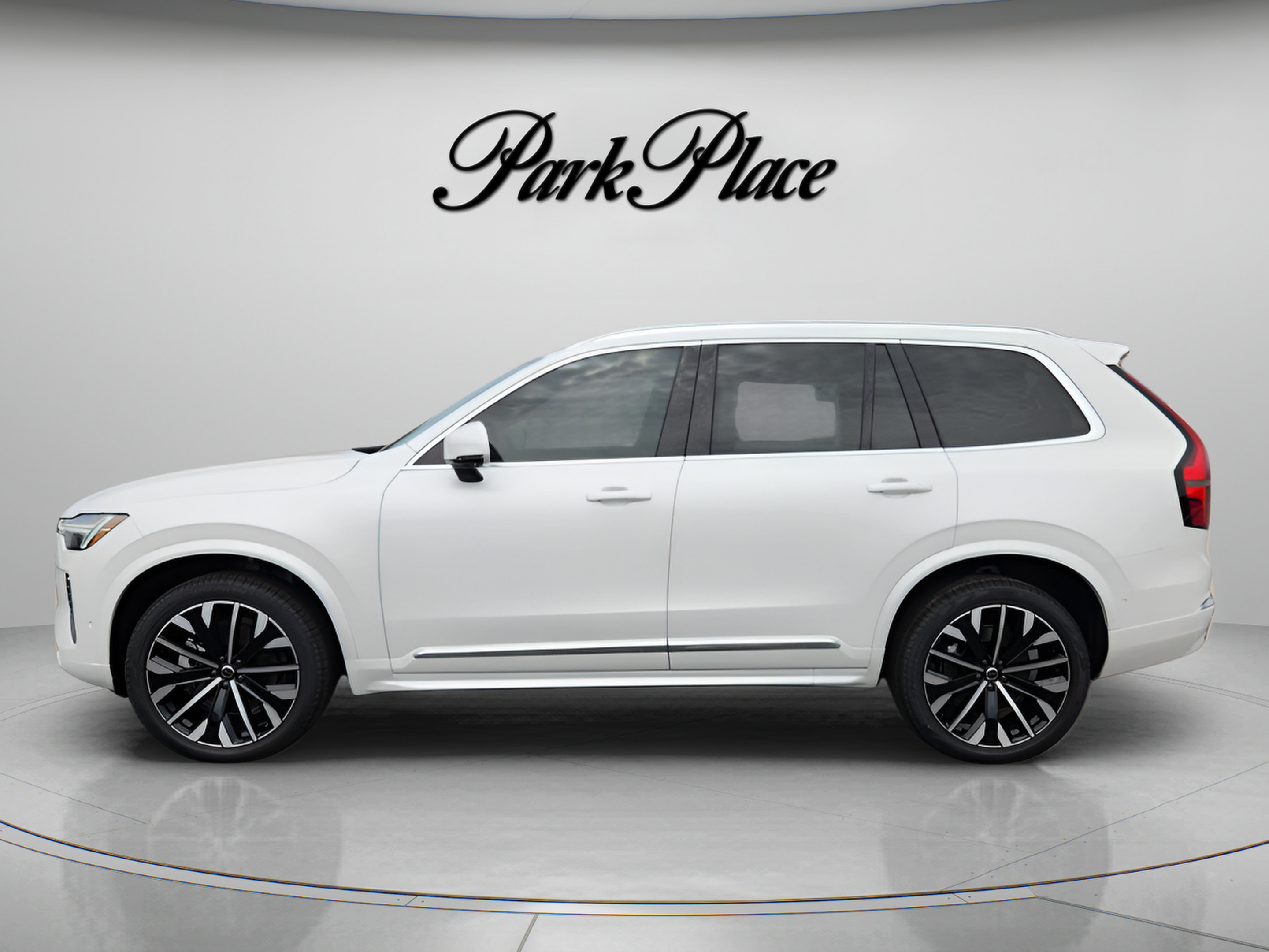 Used 2026 Volvo XC90 B6 Plus w/ Protection Package Premier AWD/4WD image 2