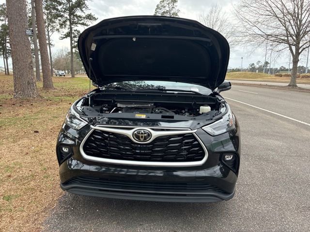 Used 2024 Toyota Highlander LE image 21