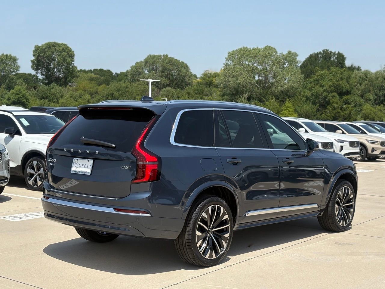 New 2026 Volvo XC90 B6 Plus w/ Protection Package Premier AWD/4WD image 4