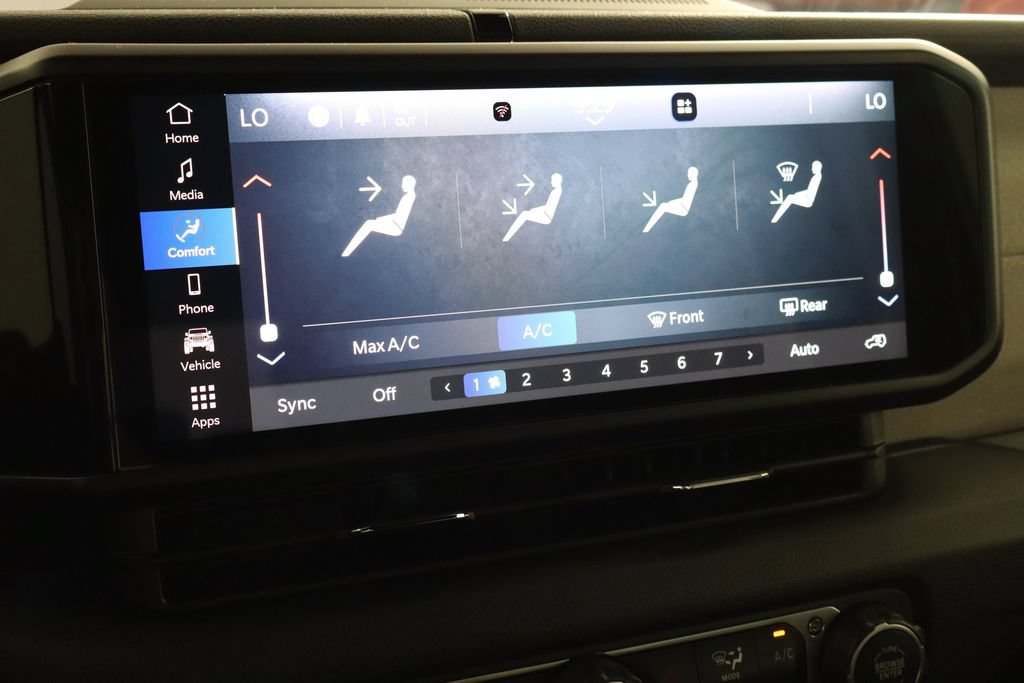 Used 2024 Jeep Wrangler Unlimited AWD/4WD image 28