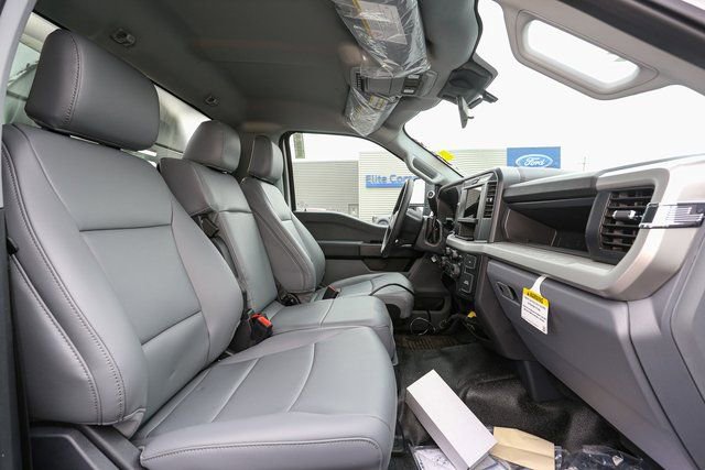 New 2025 Ford F450 XL w/ XL Chrome Package AWD/4WD image 15