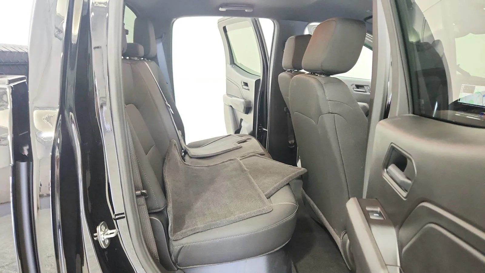 Used 2026 Chevrolet Colorado Trail Boss AWD/4WD image 27