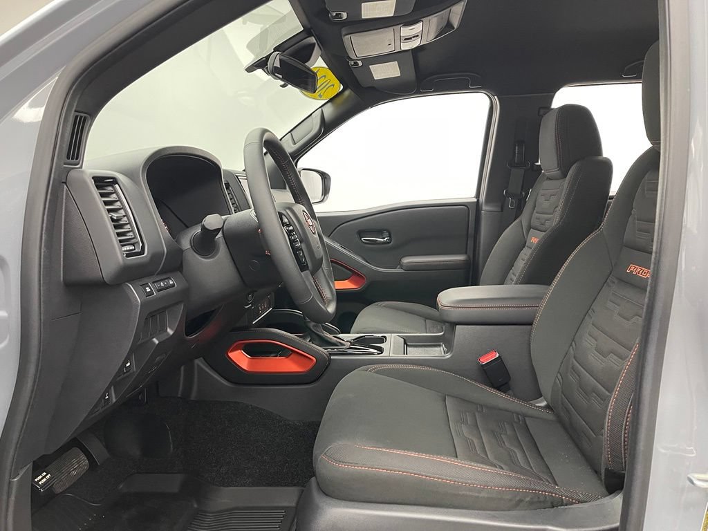 Used 2024 Nissan Frontier PRO-4X w/ Technology Package AWD/4WD image 15