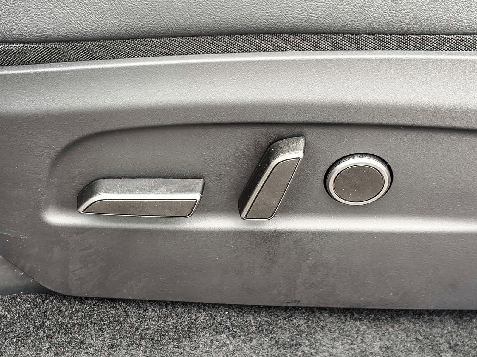 Used 2026 Tesla Model Y 2WD image 19