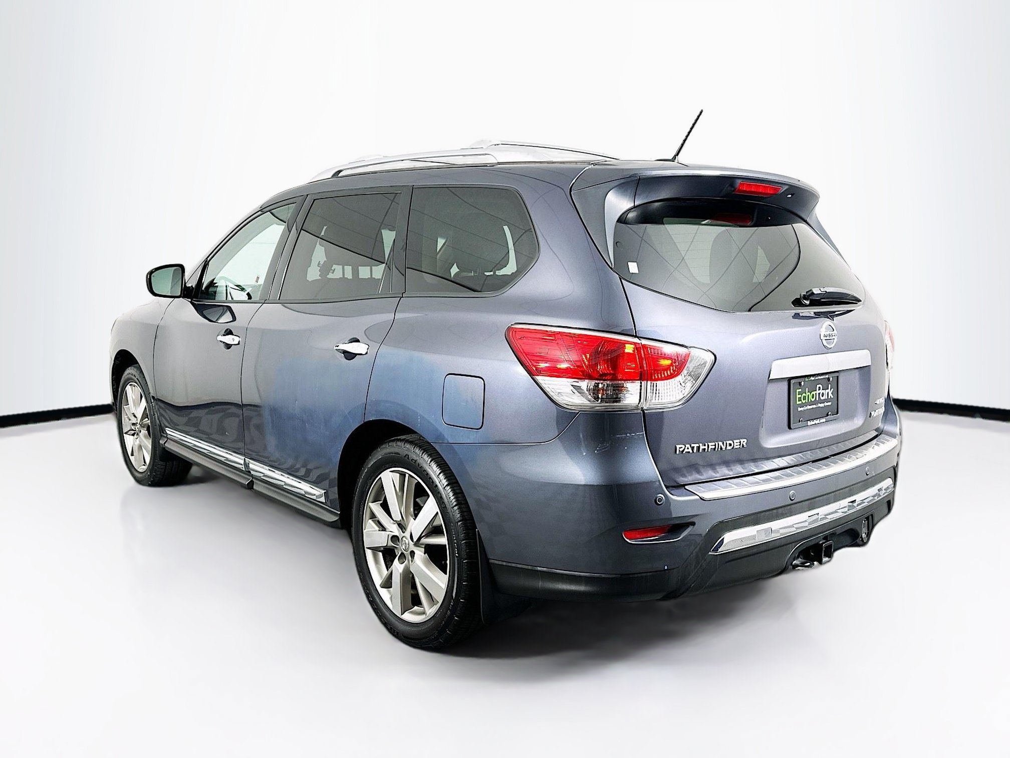 Used 2014 Nissan Pathfinder Platinum w/ Platinum Premium Package AWD/4WD image 5