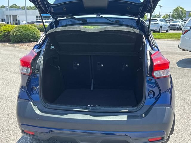 Used 2019 Nissan Kicks SR w/ SR Premium Package FWD image 13
