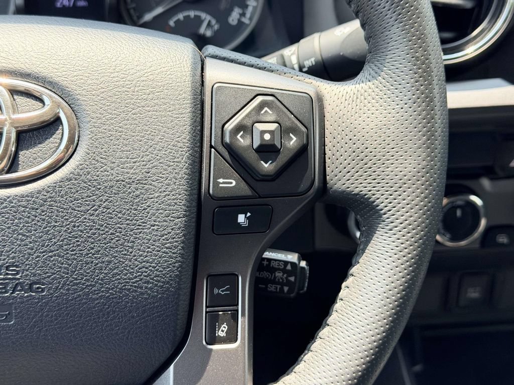Certified 2019 Toyota Tacoma TRD Sport AWD/4WD image 7
