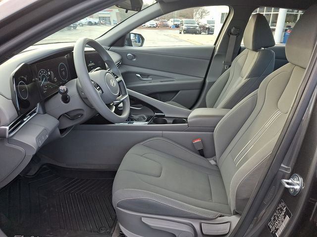 Used 2024 Hyundai Elantra Blue image 13
