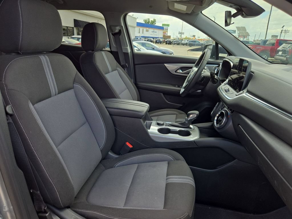 Used 2025 Chevrolet Blazer LT AWD/4WD image 30