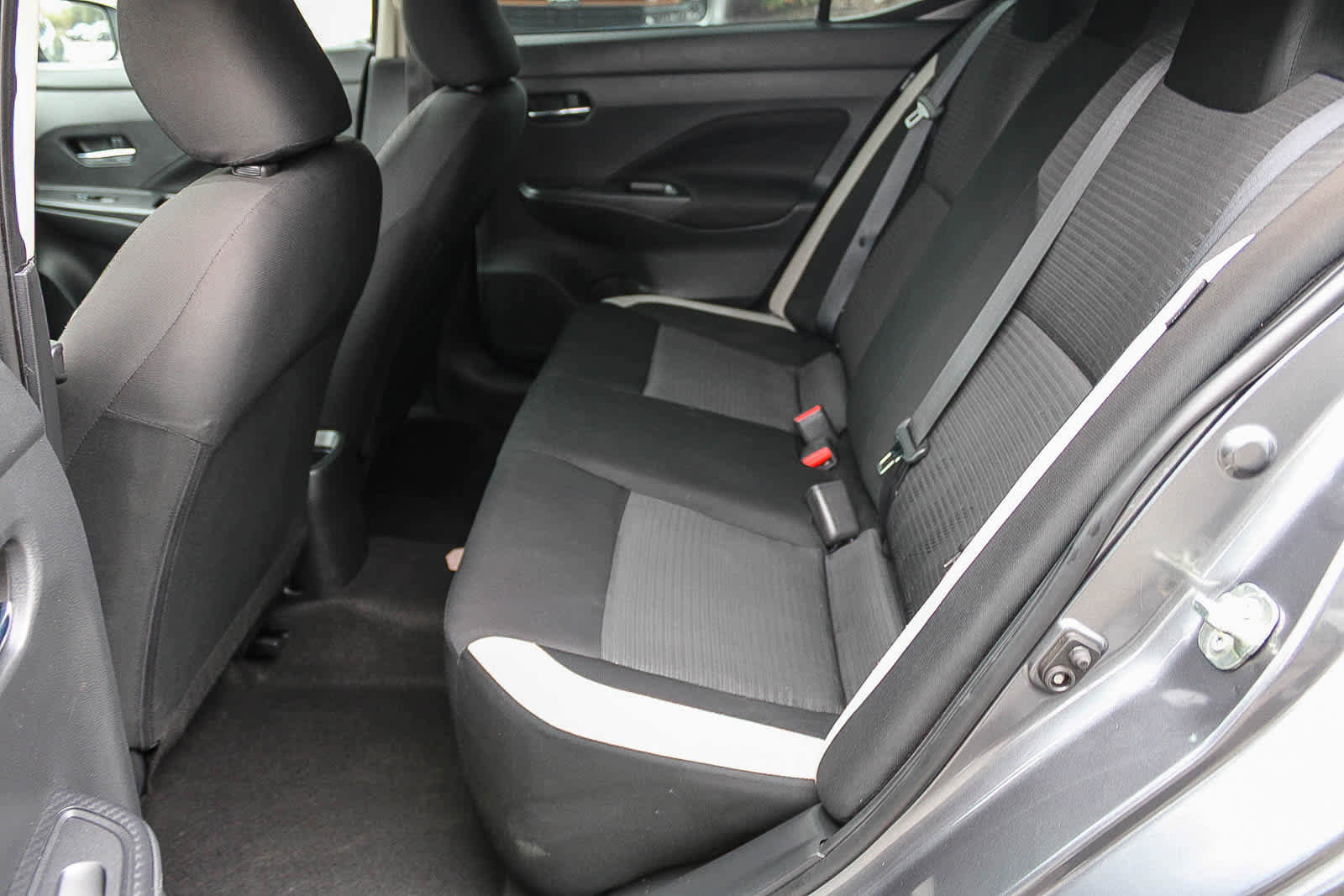 Used 2021 Nissan Versa SV FWD image 18