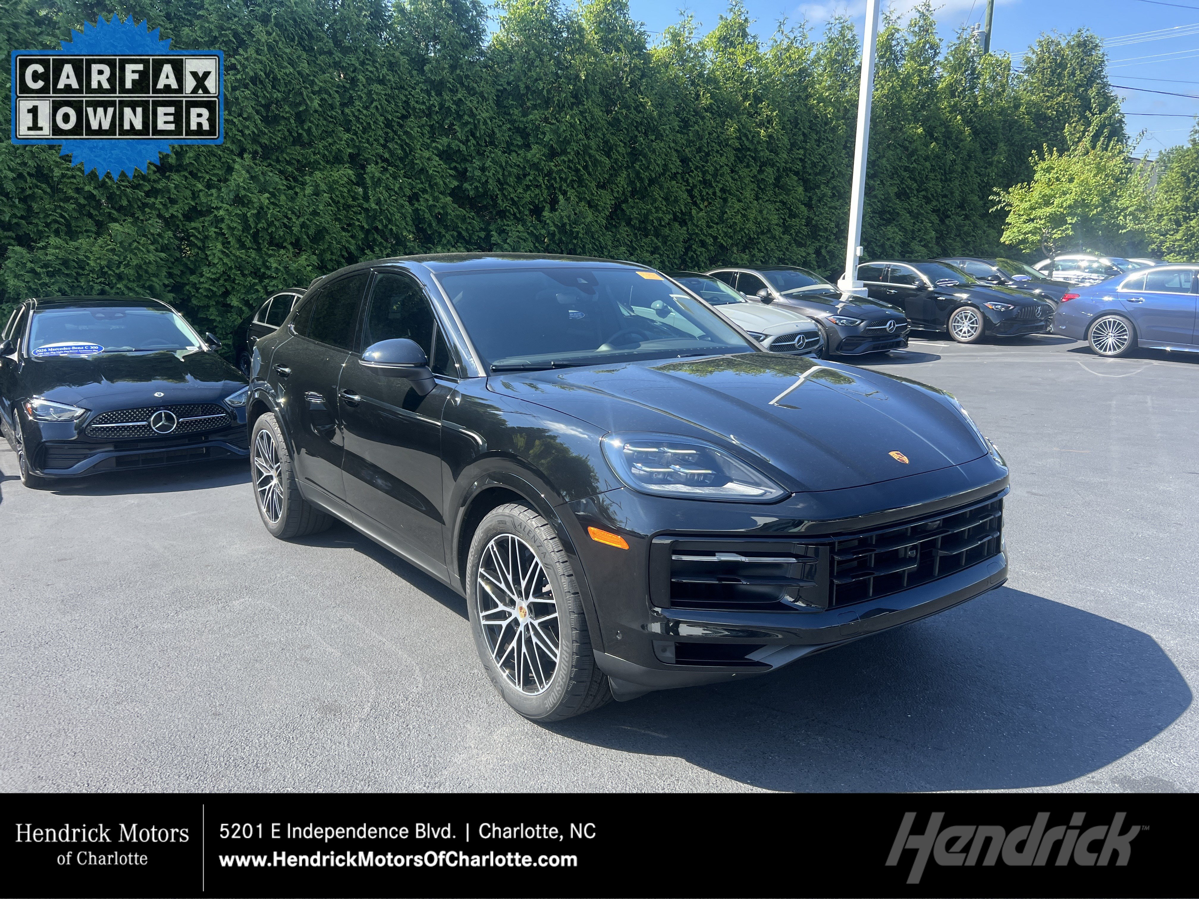 Used 2024 Porsche Cayenne Coupe AWD/4WD image 1